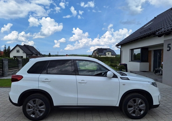 Suzuki Vitara cena 66300 przebieg: 28000, rok produkcji 2020 z Przemyśl małe 326
